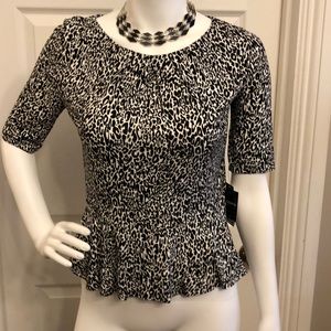 Liz Claiborne pullover flair waist blouse Black n White Size Small Rayon Spandex